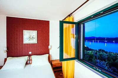 Holiday Home Villa Rokov - Five Bedroom Holid...