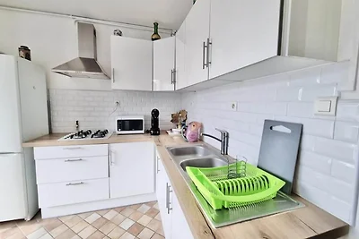 Am geräumigen SNCF-Bahnhof Faffa T5