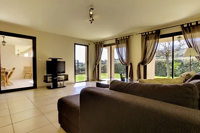 Moderne Villa in Coggia mit Balkon