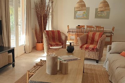 Schöne Villa mit Pool in der Nähe vom Sandstr...