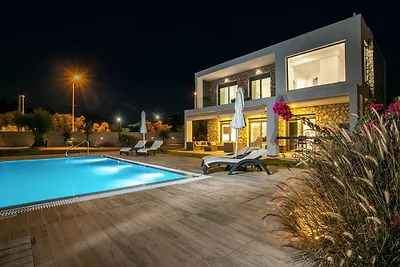 Luxuriöse Villa mit privatem Pool.