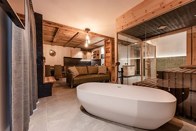 Angenehme Wohnung in Magras di Malè mit Spa