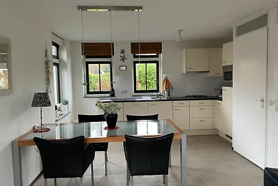 Freistehendes Ferienhaus mit Geschirrspüler i...
