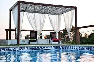 Villa in Muro met zwembad en jacuzzi