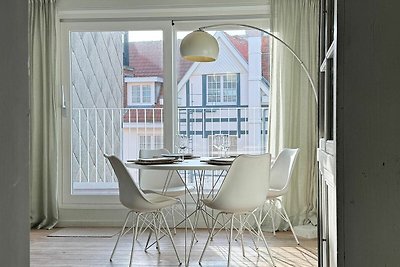 Stylish apartment right on the beach