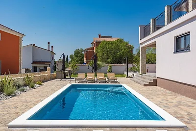 Luxuriöse Villa in Krnica für Familien