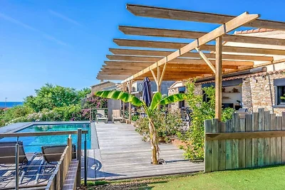 Villa in Les Issambres mit Schwimmbecken