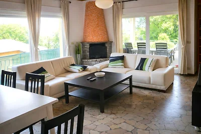 Freistehende Villa in Brezzo di Bedero
