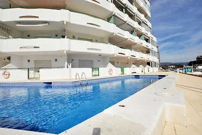 Komfortable Wohnung in Roses mit Poolblick