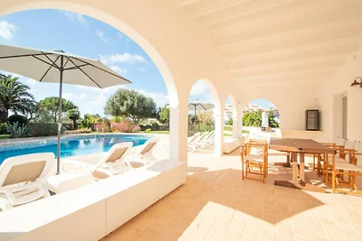 Villa in Menorca mit privatem Pool und Garten