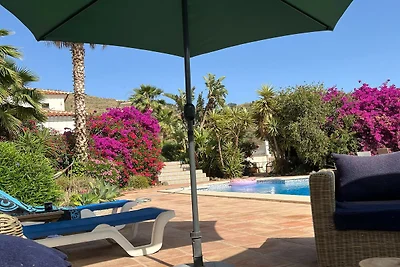 Luxuriöse Villa in Arenas mit Swimmingpool