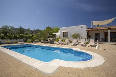 Villa mit 3 Schlafzimmern und Pool in Sant...