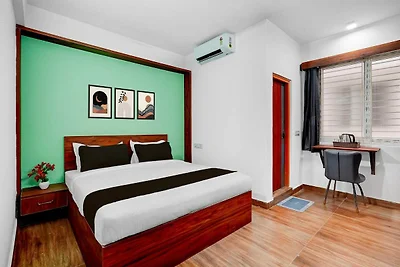 Townhouse Whitefield Bahnhof