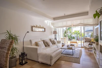 Elegante villa a Calafell con piscina