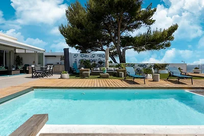 Villa mit privatem Pool und Blick auf die...