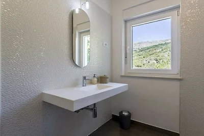 Villa in Podstrana met zwembad