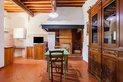 Schönes Bauernhaus in San Baronto mit...
