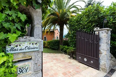 Wohnung in Mougins mit Pool und Garten