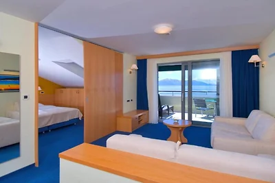 Premium Double Room With Private Bathroom 3