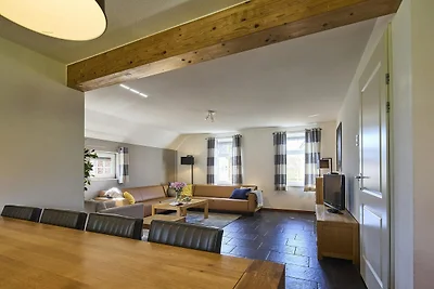 Schöne Bauernvilla mit großem Garten in...