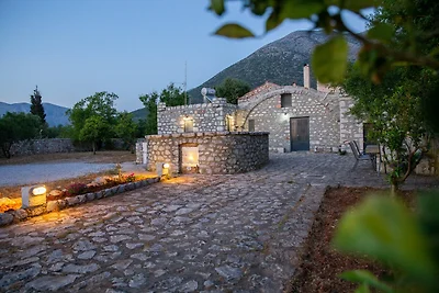 Villa in Triantafillia