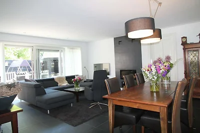 Moderna casa vacanze con veranda a Limmen