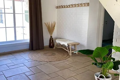 Kustvilla met spa en tuin