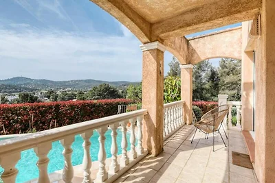 Haus an der Côte d'Azur mit Pool