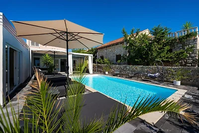 Villa in Pakostane mit privatem Pool