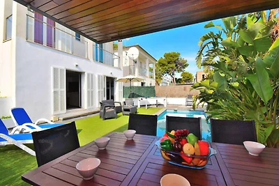 Villa in Playa de Muro met privézwembad