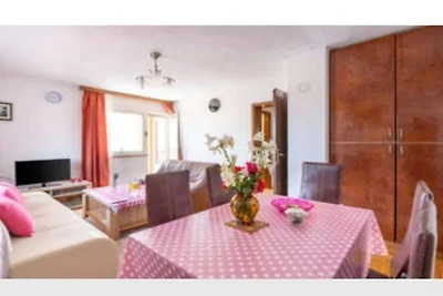 Apartmani Lucija - Three Bedroom Apartment