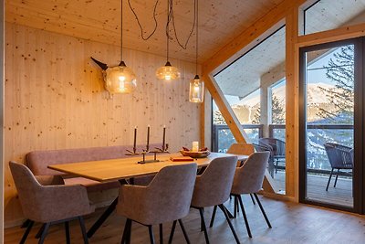 Chalet superior con sauna y jacuzzi.