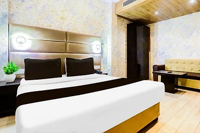 Super Hotel O Vivekanand Marg