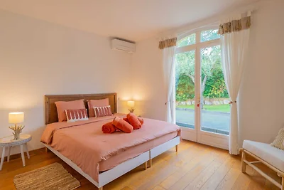 Geräumige Villa mit Pool und Klimaanlage für ...