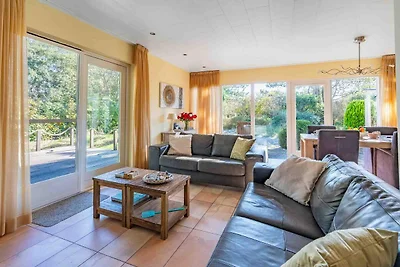 Sehr geschmackvoll eingerichtetes Landhaus fü...