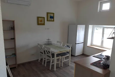 Secluded Authentic Apartment with Terrace - S...