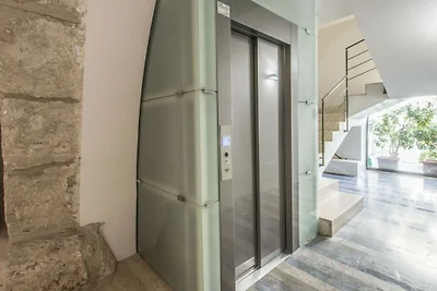Wohnung in Palermo mit Balkon und Parken