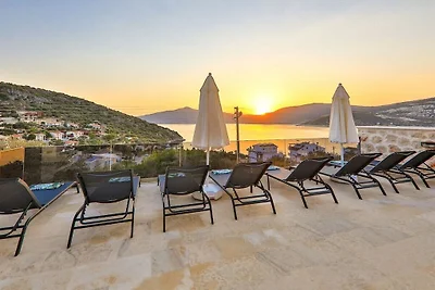 Villa in Kalkan mit Schwimmbecken