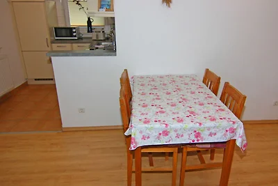 Einladendes Ferienhaus mit Garten