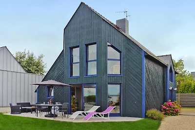 Schönes Ferienhaus mit Sauna und Meerblick