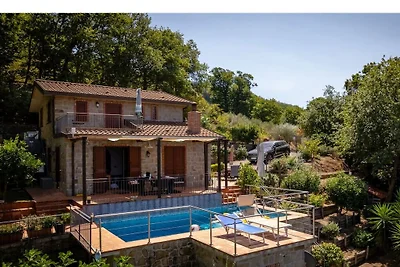 Casa Nel Paradiso || Castell"Umberto