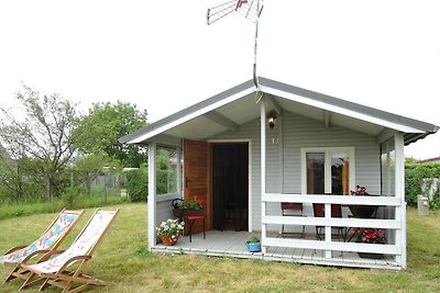 Hübscher Bungalow in Wrzosowo mit Garten