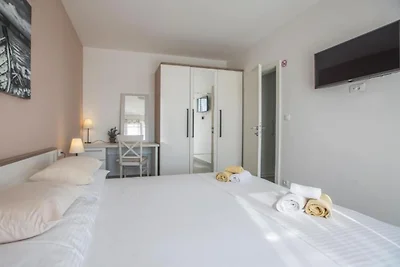 Adriatic Pearl - FourBedroom Villa with heate...
