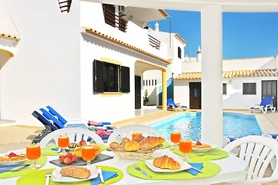 Holiday Home in Gale with Pool near Beaches