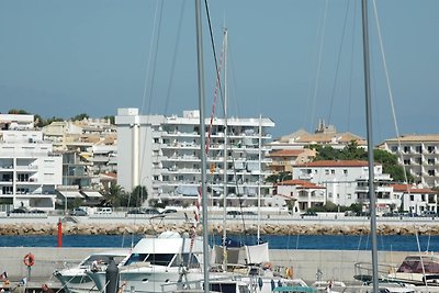 Apartment für sechs Personen mit Swimmingpool