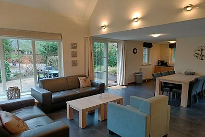 Villa in Beekbergen mit Terrasse