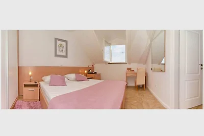Apartment & Rooms Ivušić - Double Room wi...