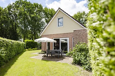 Ferienhaus in Gelderland mit Garten