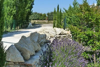Hütte in Gordes mit Schwimmbecken