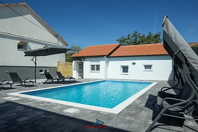 Villa in Glavica mit Schwimmbecken